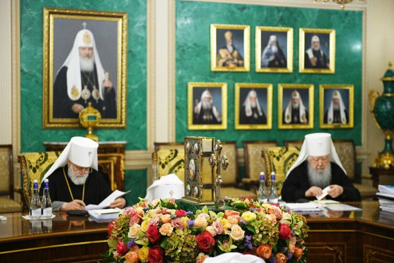 Патриарх Кирилл Синод