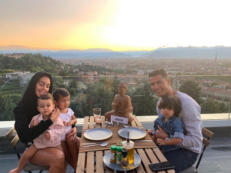 Cristiano Ronaldo семья 2020