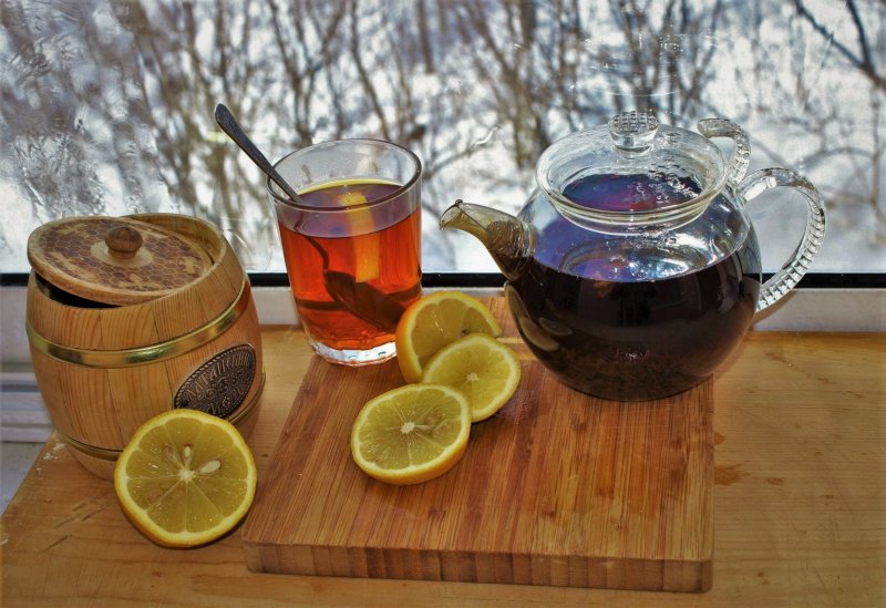 Горячий чай с лимоном