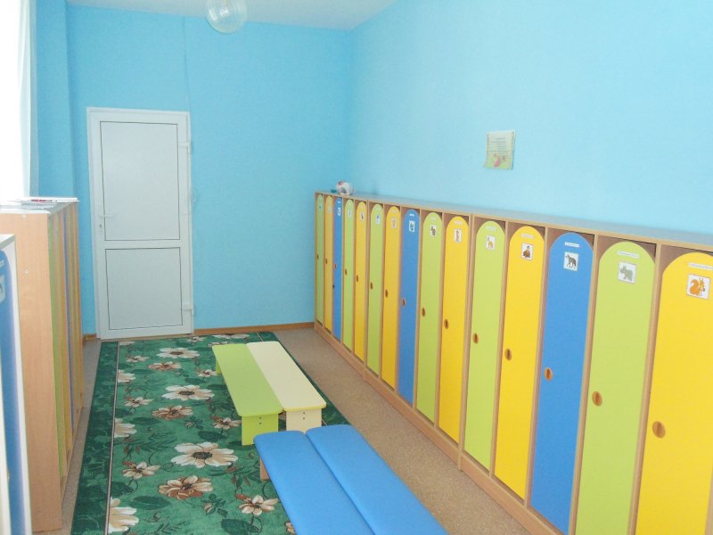 Раздевальная комната в детском саду