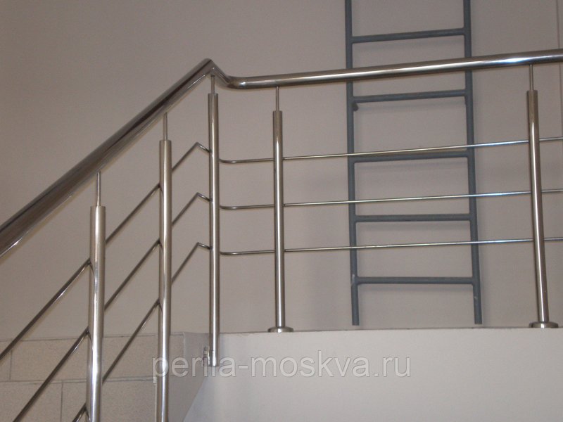 Хромированные ограждения лестниц