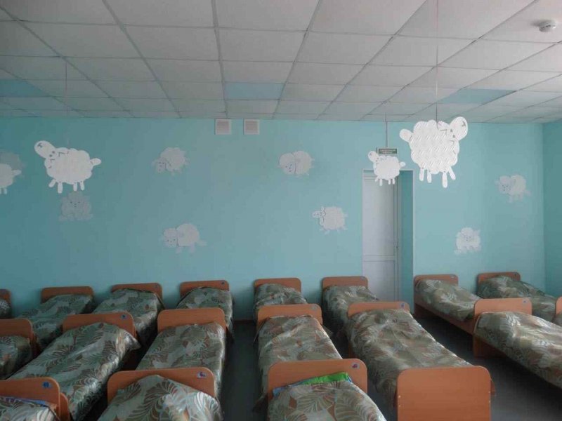 Украсить спальню в детском саду