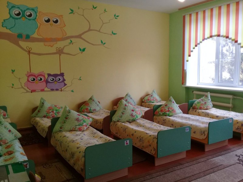 Спальная комната в детском саду