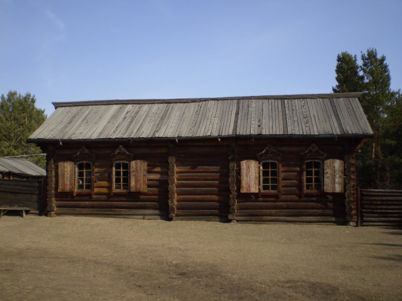 Изба шестистенок, пятистенок,