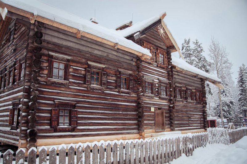 Бревенчатый дом пятистенок проект
