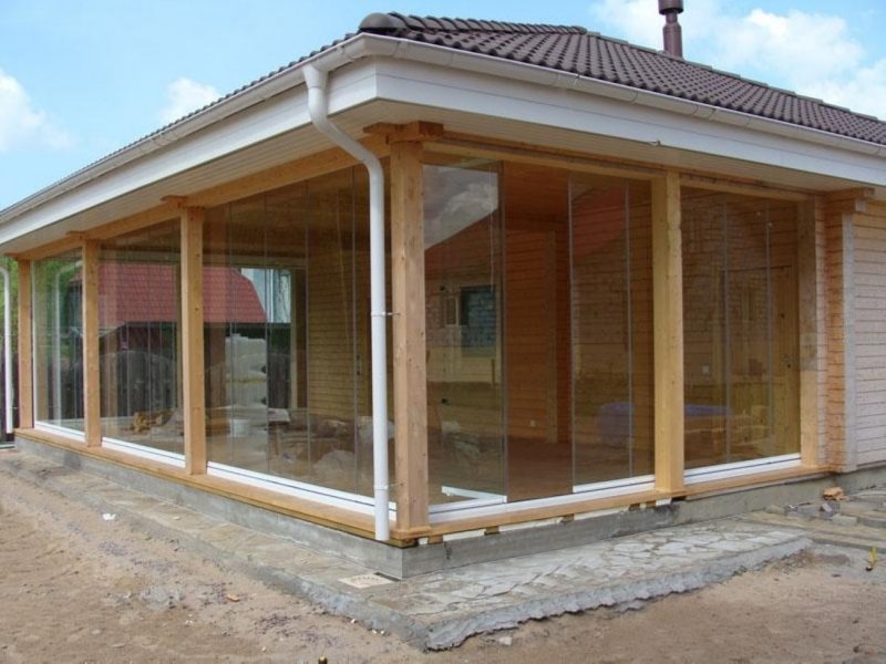 Безрамное остекление террасы
