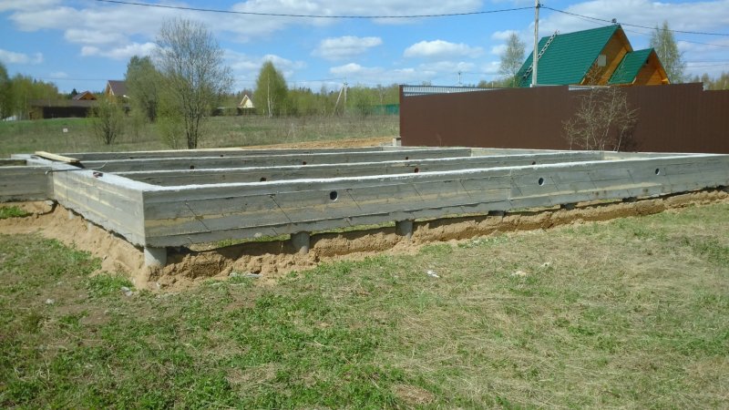 Свайно-ростверковый фундамента бригада