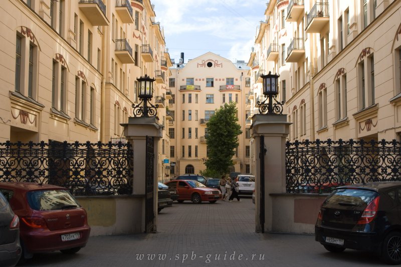 Толстовский дом в Санкт-Петербурге