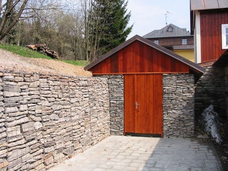 Сарай из габионов