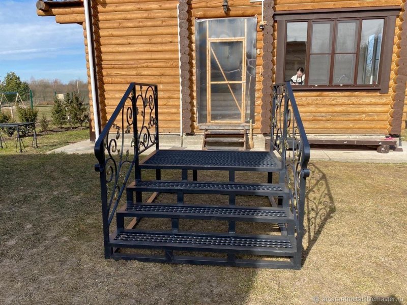 Крыльцо из металла
