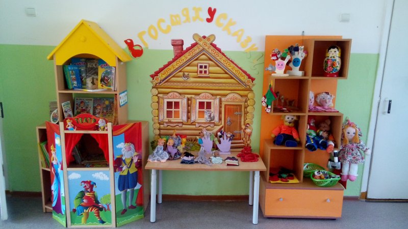 Детский домик из дерева