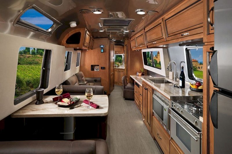 Автодом Airstream 280