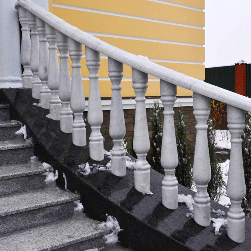 Мраморные балясины