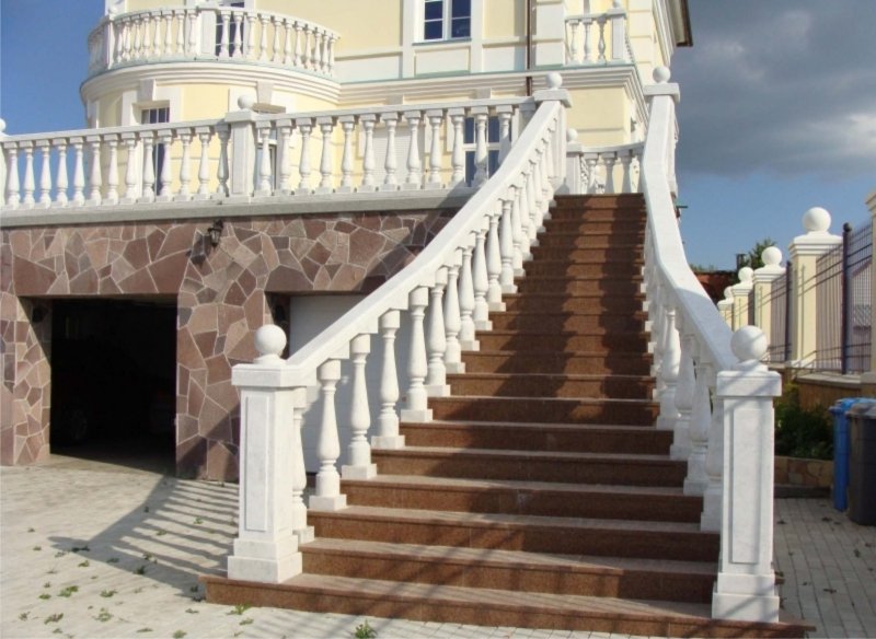 Балясины для уличных лестниц