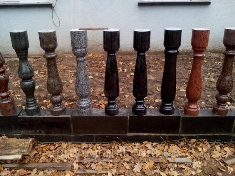 Балясины из гранита Ермис