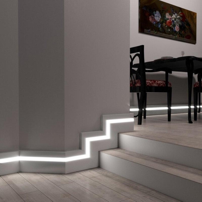 Напольный плинтус с подсветкой PN 050 led Евровуд