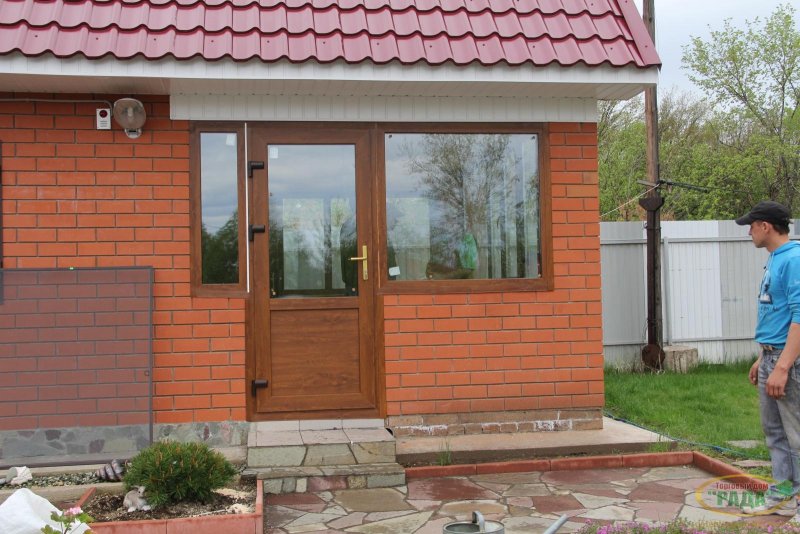 Закрытая веранда из кирпича