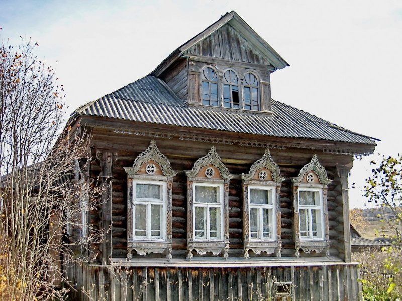 Старый деревянный дом