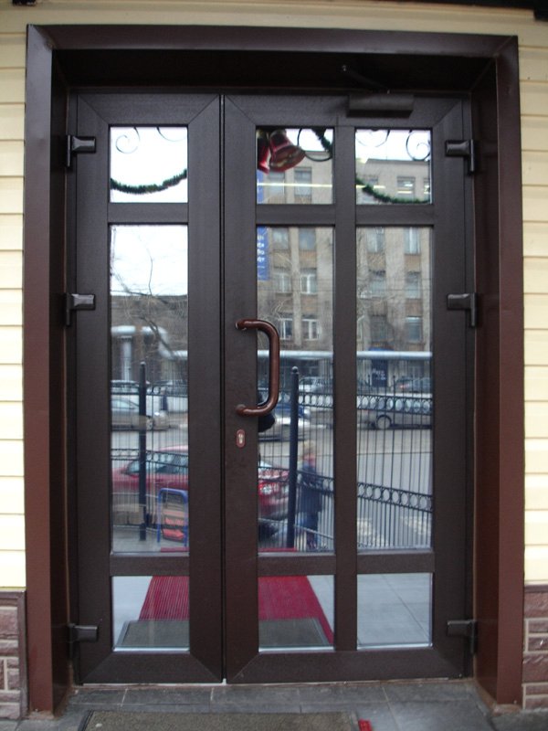 Даери Эликс входные двери пластиковые.