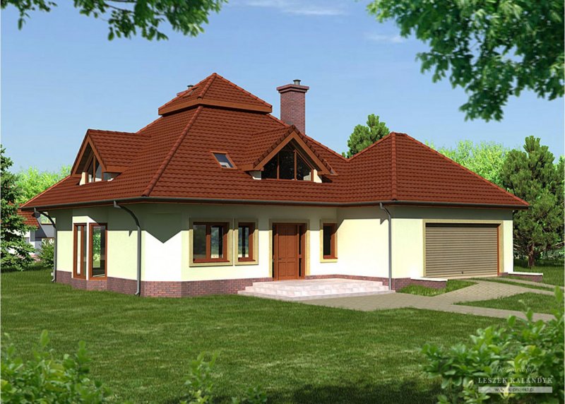 Дом с шатровой крышей