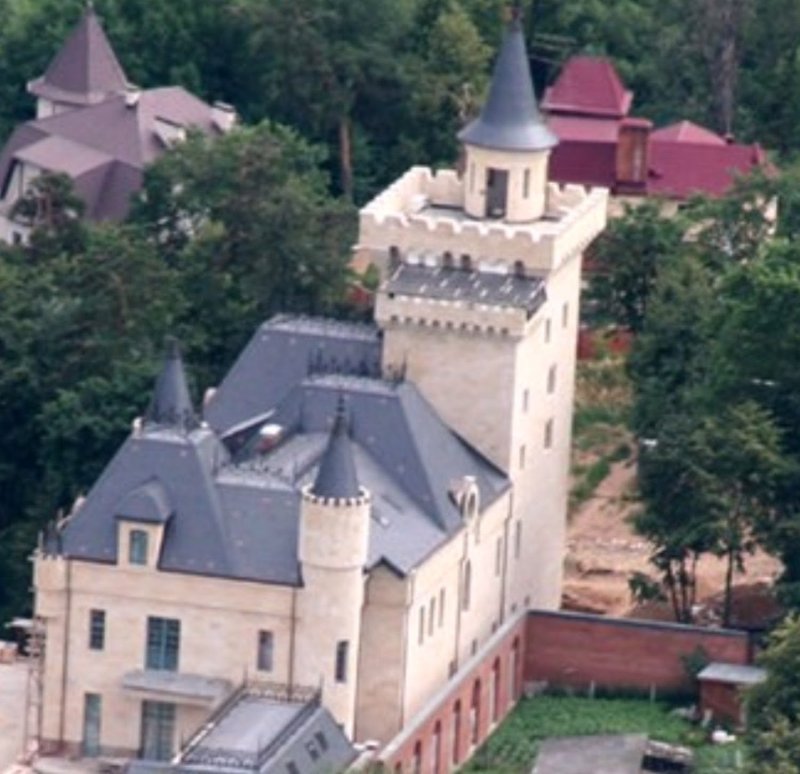 Замок Галкина снаружи