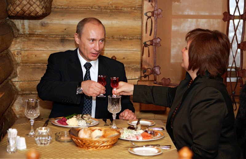 Путин застолье