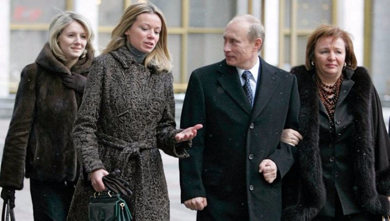 Орден родительской славы вручает Путин
