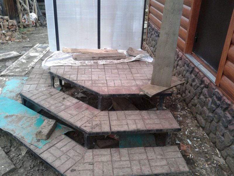 Ступени из тротуарной плитки на крыльцо
