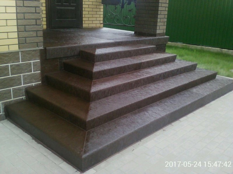 Ступени из плитки бетонной накладные