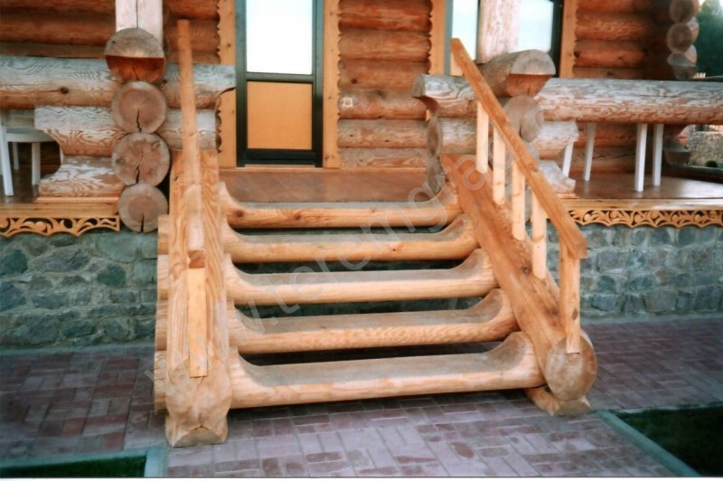 Лесенка из бревен