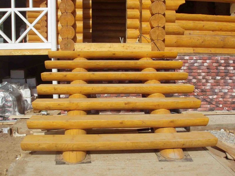Крыльцо ступени из полубревна