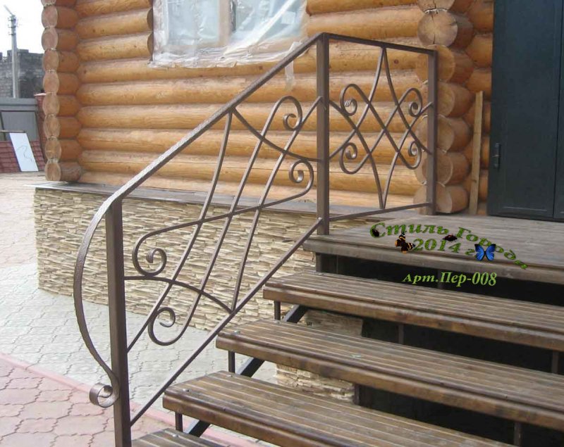 Ступеньки из профильной трубы для крыльца
