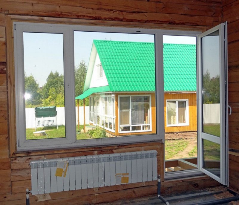 Домик с пластиковыми окнами
