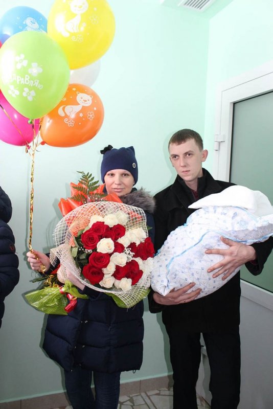 Выписка из роддома зимой фотосессия