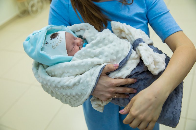 Выписка новорожденных из роддома
