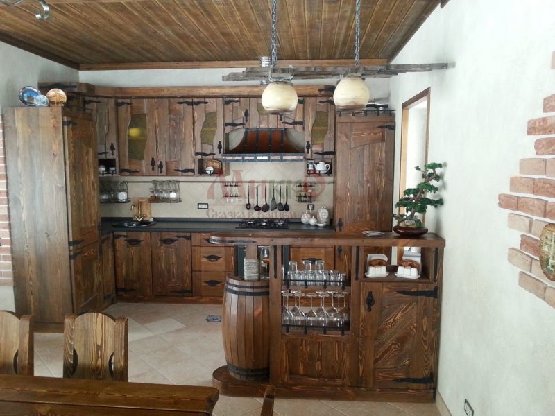 Кухня под старину с баром