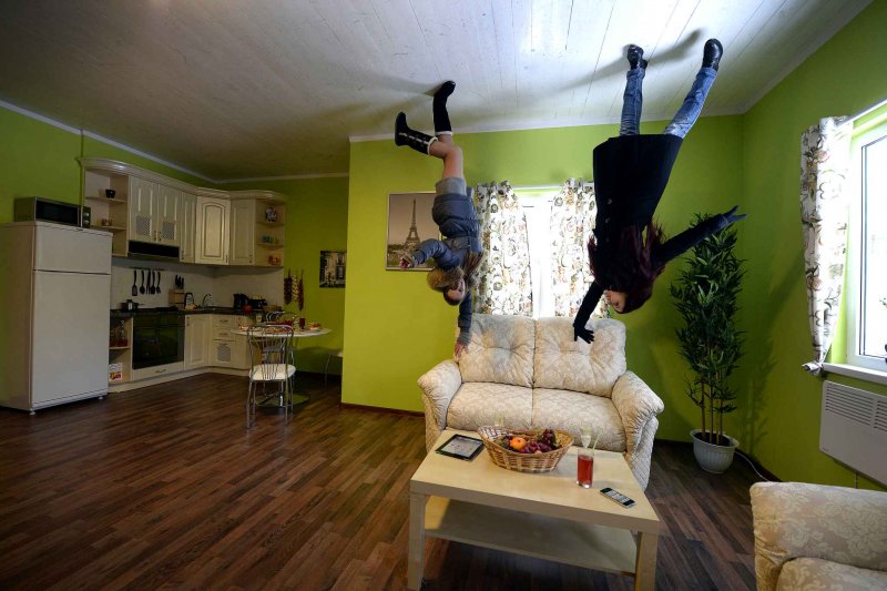 Дом вверх дном upside down House