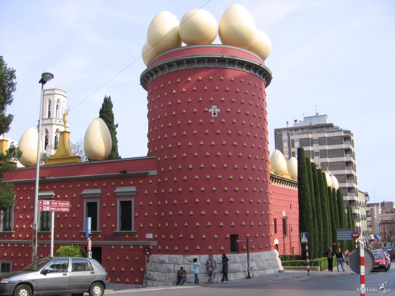 Испания дом с яйцами