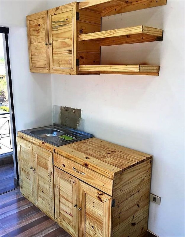 Кухонные шкафы из дерева