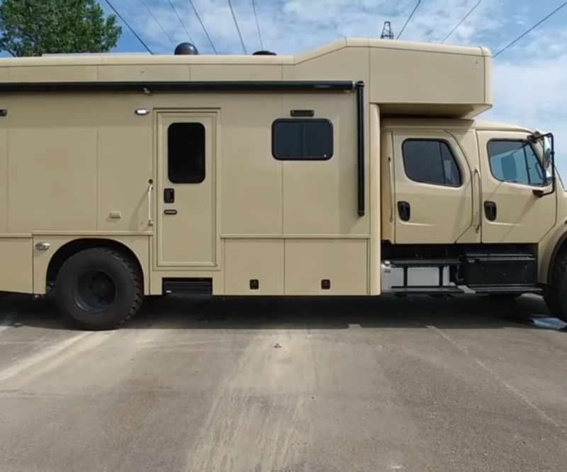Автодом на базе американского тягача