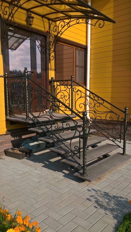 Кованое крыльцо