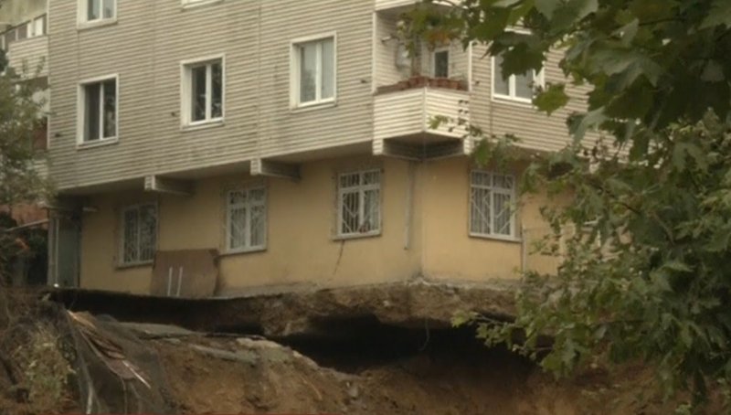 Упал дом во Владивостоке