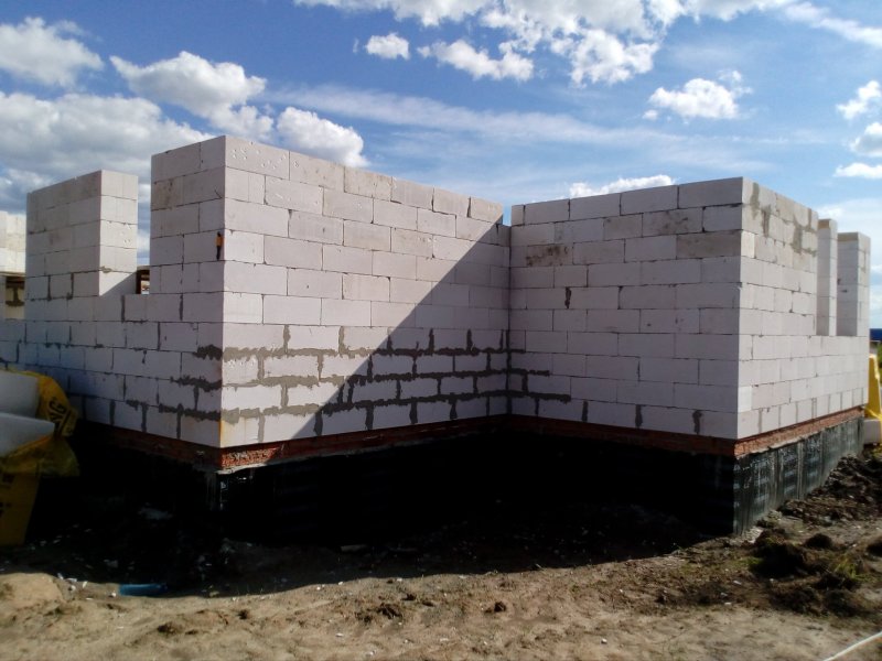 Дом 60кв м газобетона с мансардой