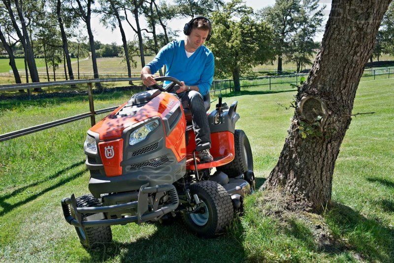 Мини трактор Husqvarna yth224