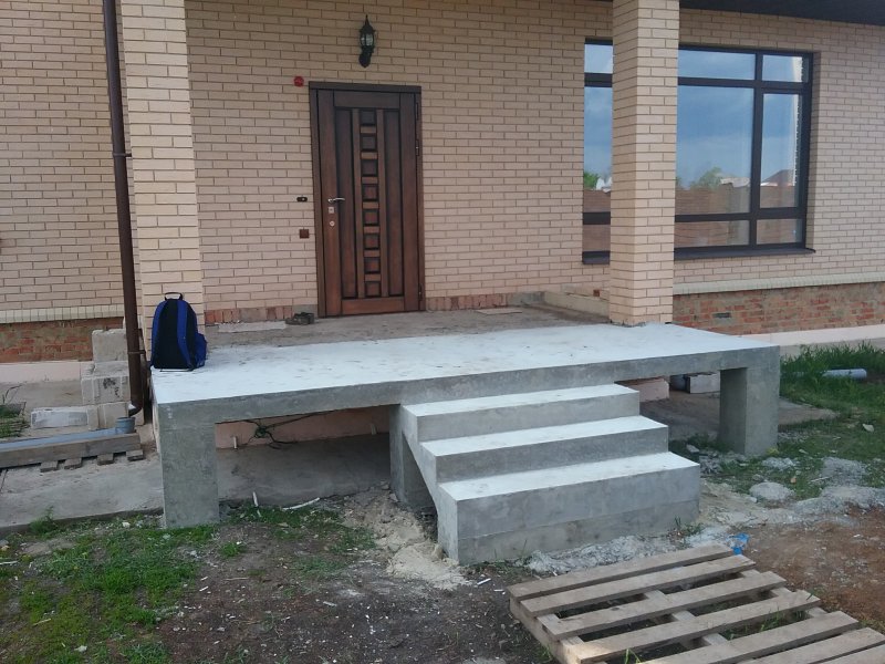 Монолитное крыльцо
