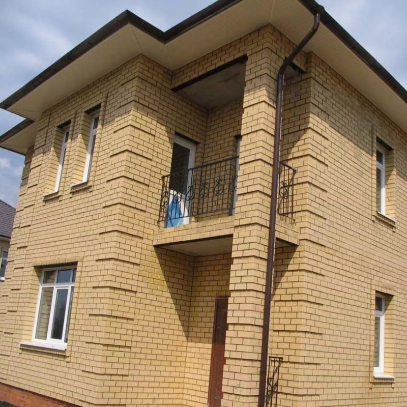 Облицовочная кладка кирпича Бавария