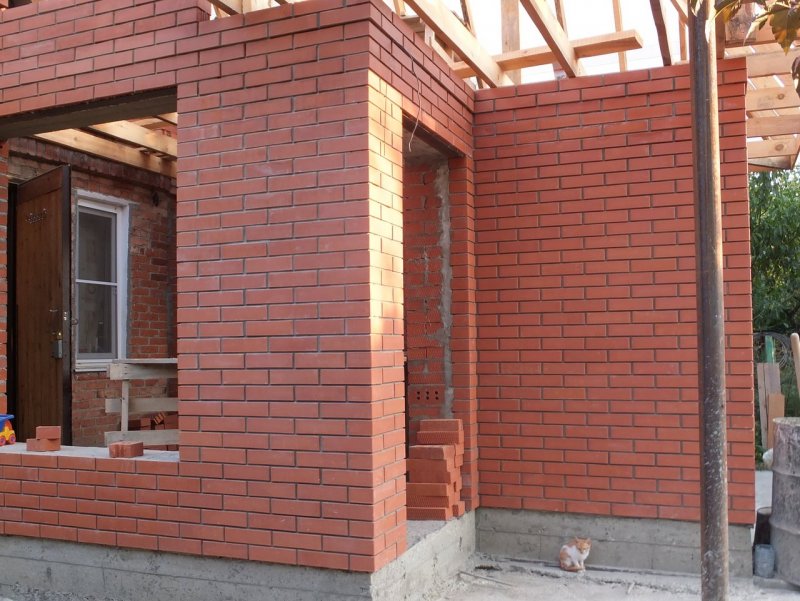 Пристройка из кирпича