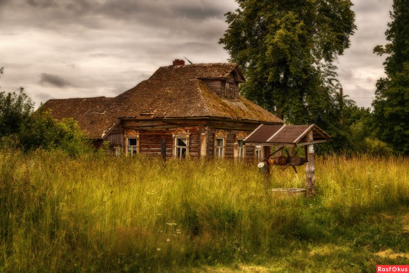 Старинные дома в деревне