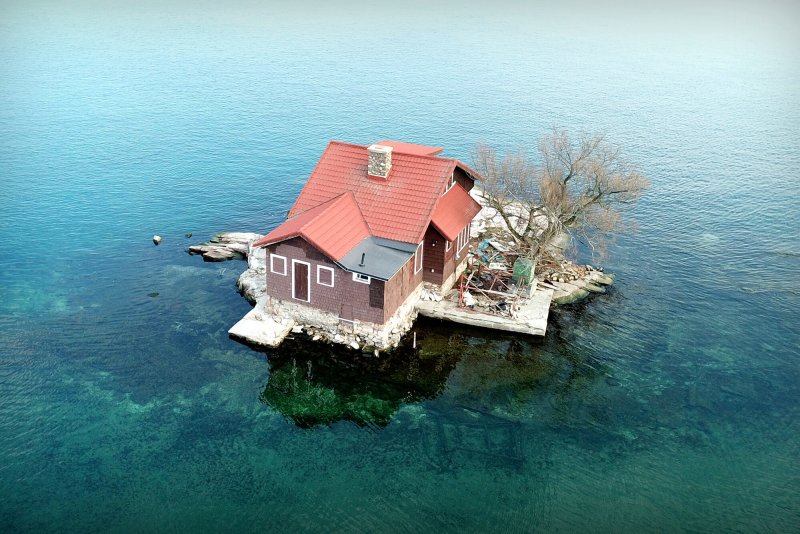 Остров just Room enough Island