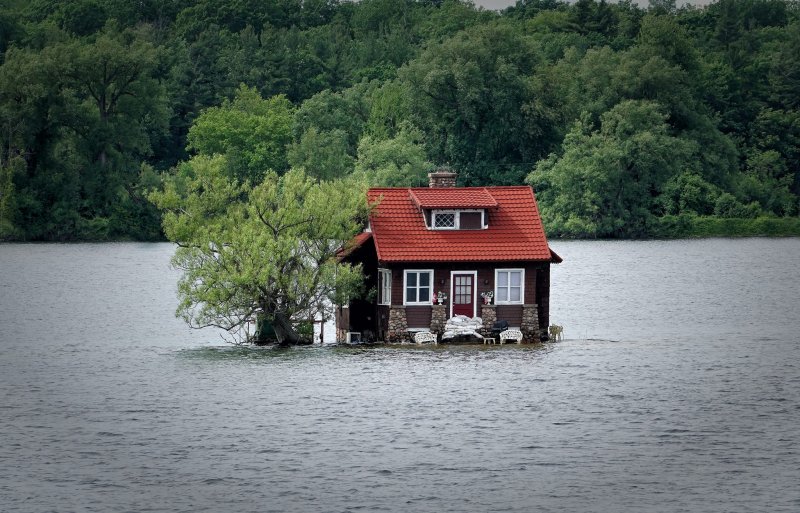 Остров just Room enough Island